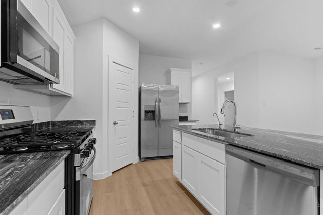 1511 Splashing Wave Drive, Iowa Colony, TX 77583