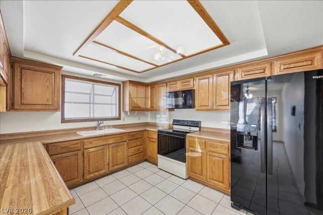 7812 Canoe Lane, Las Vegas, NV 89145