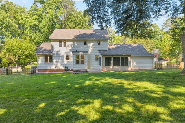 167 Knollwood Drive NW, Marietta, GA 30064
