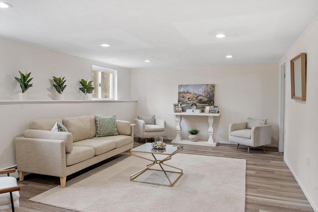 17 York Ave, Westford, MA 01886