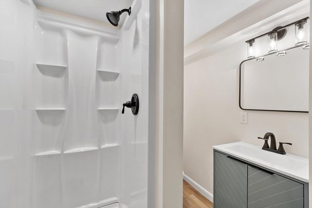 17 York Ave, Westford, MA 01886