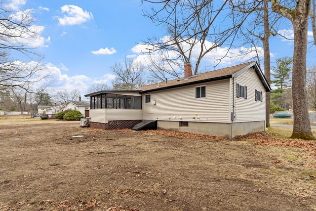 17 York Ave, Westford, MA 01886