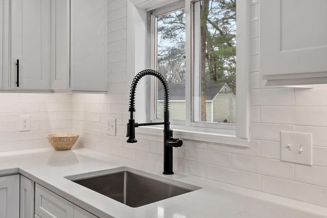 17 York Ave, Westford, MA 01886