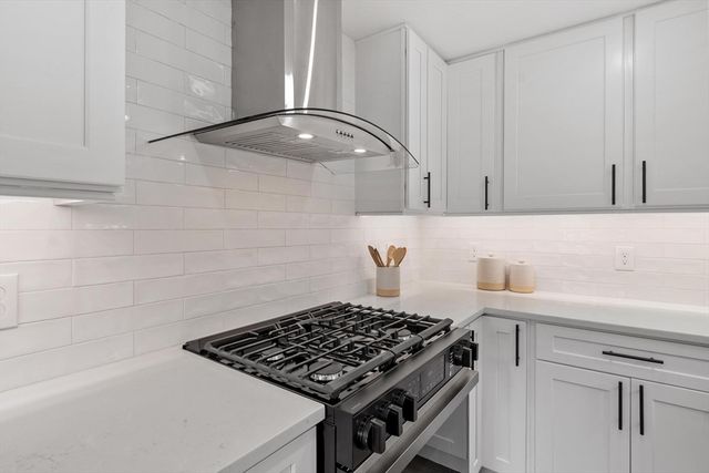 17 York Ave, Westford, MA 01886