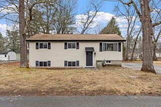 17 York Ave, Westford, MA 01886