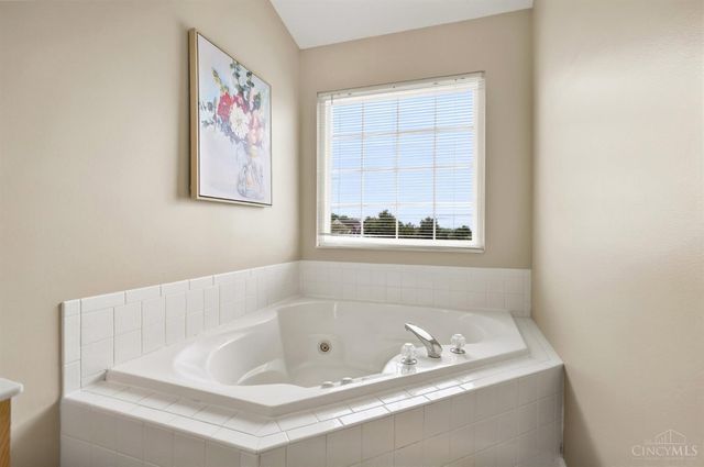 5715 Summerfield Court, Liberty Twp, OH 45044