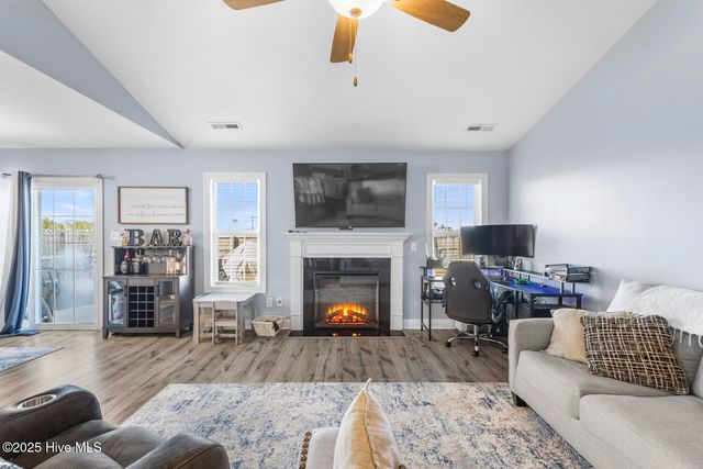 384 Water Wagon Trail, Jacksonville, NC 28546