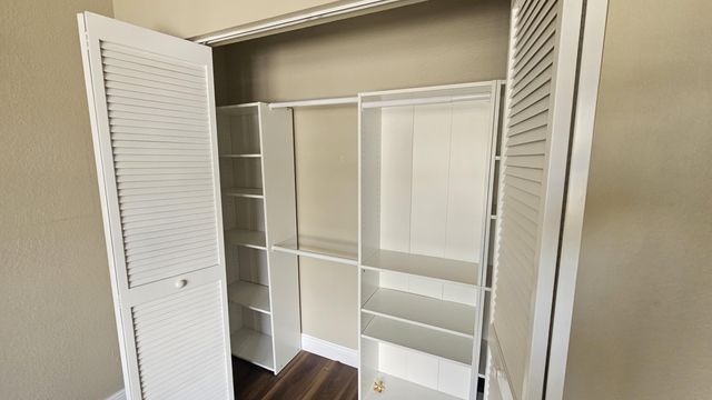 1517 Lake Crystal Drive E, West Palm Beach, FL 33411