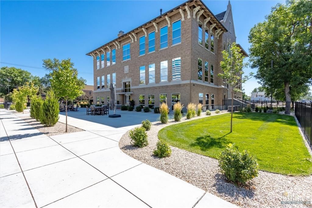 235 N 32nd St Apt 302, Billings, MT 59101 photo 1
