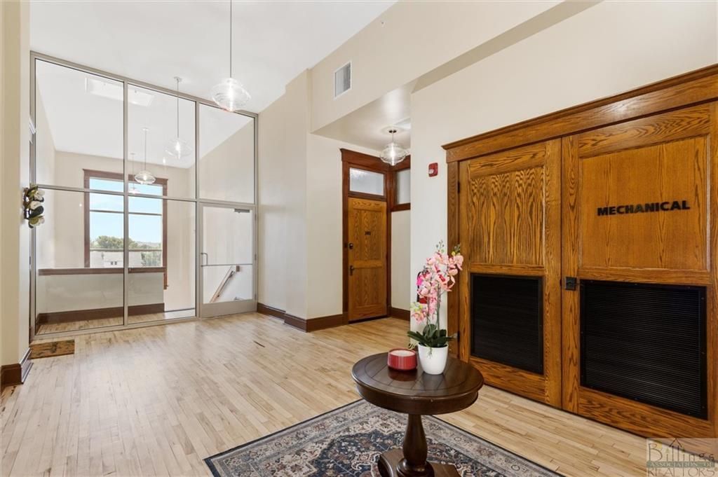 235 N 32nd St Apt 302, Billings, MT 59101 photo 2