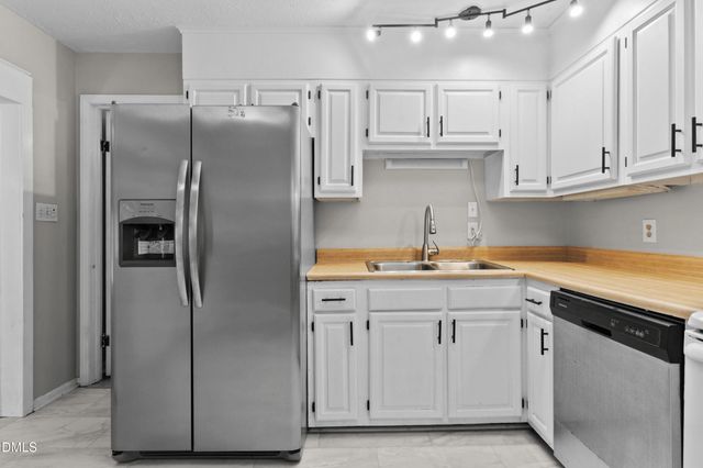 4917 Ashton Road, Fayetteville, NC 28304