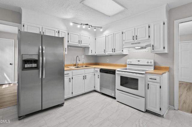 4917 Ashton Road, Fayetteville, NC 28304