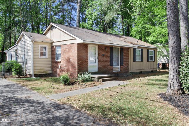 4917 Ashton Road, Fayetteville, NC 28304