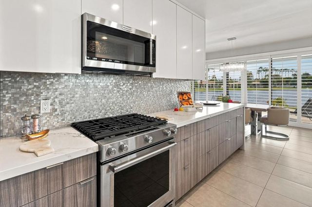 78025 Lago Drive, La Quinta, CA 92253