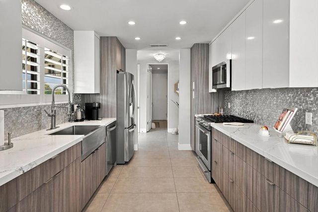 78025 Lago Drive, La Quinta, CA 92253