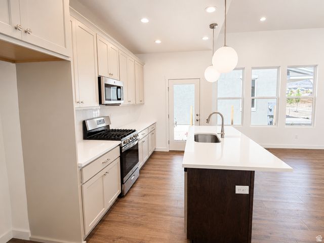11434 S GLASS HILL DR, South Jordan, UT 84009