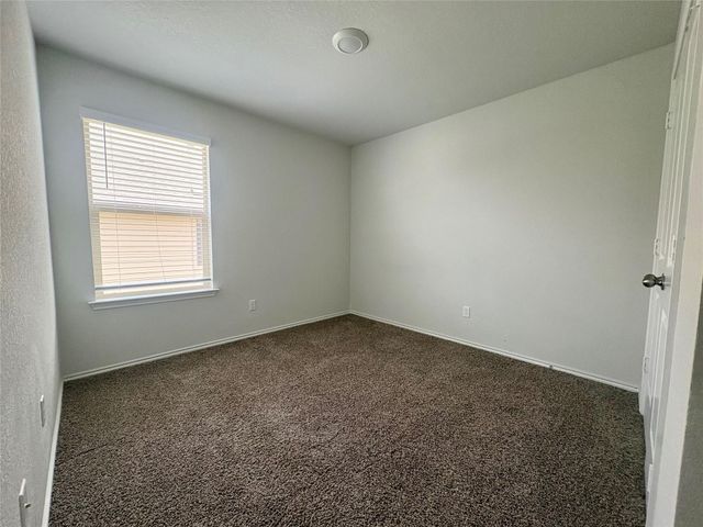 180 Pivot DR, Taylor, TX 76574