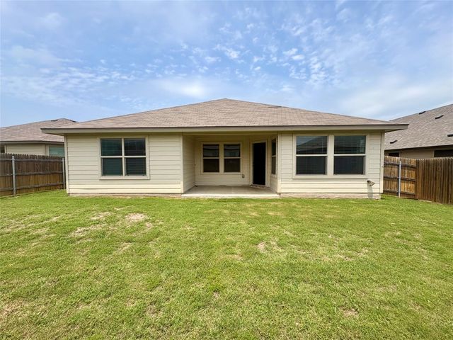 180 Pivot DR, Taylor, TX 76574
