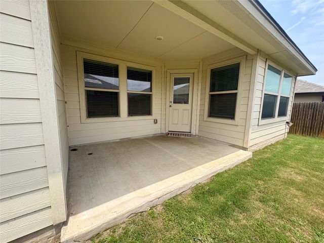 180 Pivot DR, Taylor, TX 76574
