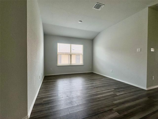 180 Pivot DR, Taylor, TX 76574