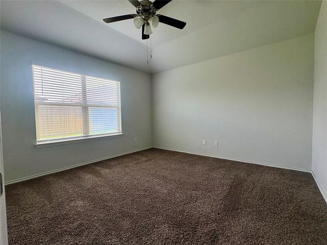 180 Pivot DR, Taylor, TX 76574