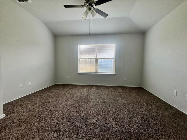 180 Pivot DR, Taylor, TX 76574