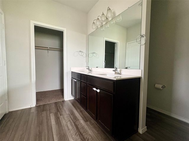 180 Pivot DR, Taylor, TX 76574