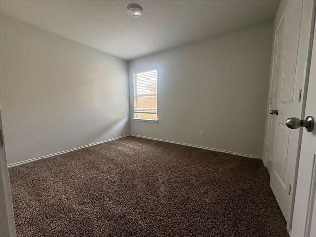 180 Pivot DR, Taylor, TX 76574
