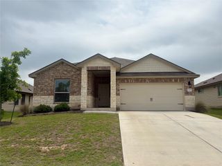 180 Pivot DR, Taylor, TX 76574
