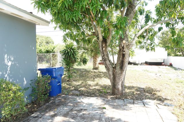 1456 W 29TH Street 1, Riviera Beach, FL 33404