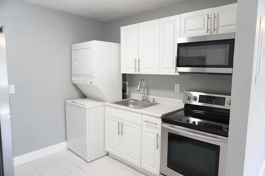 1456 W 29TH Street 1, Riviera Beach, FL 33404