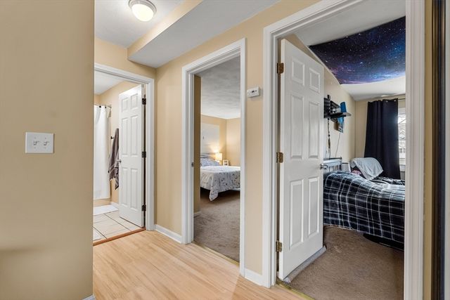 84 Tennis Plaza Rd 33, Dracut, MA 01826