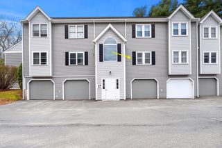 84 Tennis Plaza Rd 33, Dracut, MA 01826