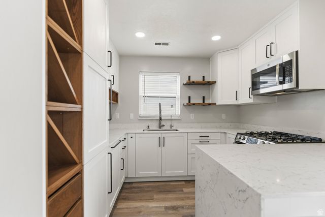 2303 E HAWTHORNE ST, Saratoga Springs, UT 84043