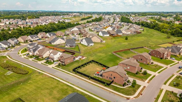 400 Quarry Rd, Gallatin, TN 37066