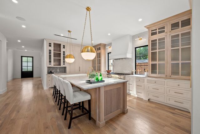 6739 Walnut Hill Lane, Dallas, TX 75230