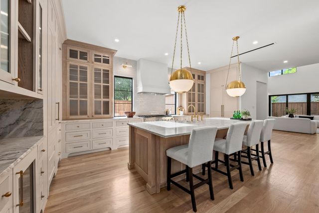 6739 Walnut Hill Lane, Dallas, TX 75230