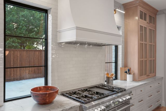 6739 Walnut Hill Lane, Dallas, TX 75230