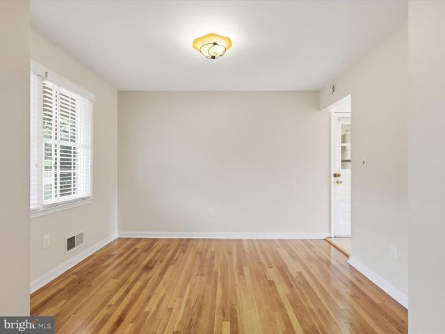 6800 SYDENSTRICKER RD, Springfield, VA 22152