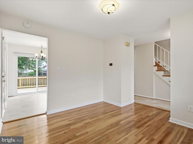 6800 SYDENSTRICKER RD, Springfield, VA 22152