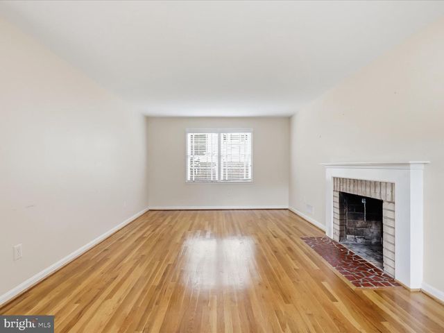 6800 SYDENSTRICKER RD, Springfield, VA 22152