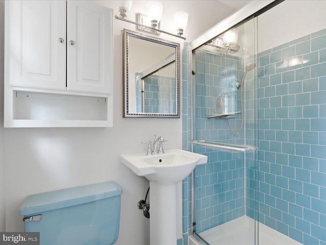 6800 SYDENSTRICKER RD, Springfield, VA 22152