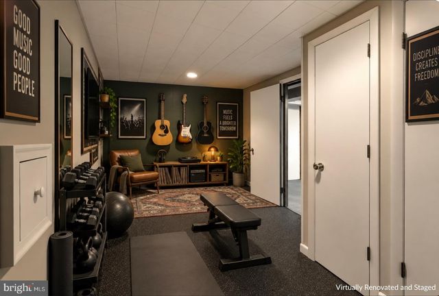 6800 SYDENSTRICKER RD, Springfield, VA 22152