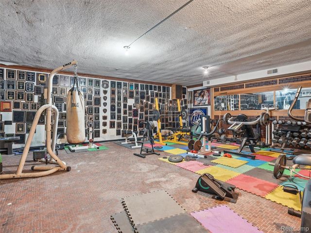10320 Van Dyke Street, Detroit, MI 48234