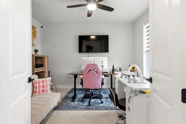 534 Black Bronco Rd, Magnolia, TX 77354