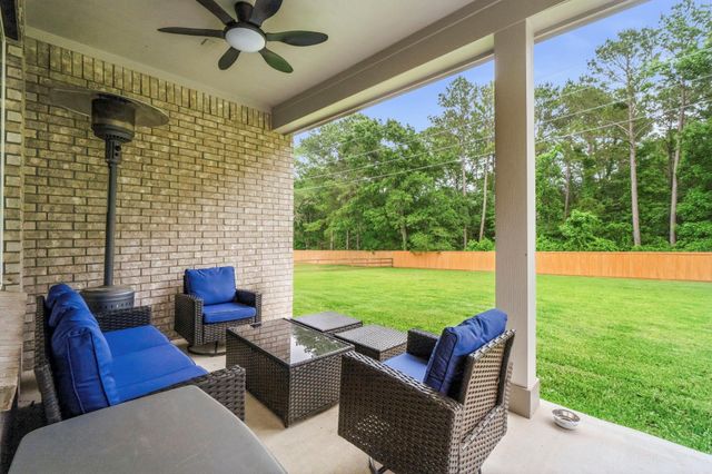 534 Black Bronco Rd, Magnolia, TX 77354