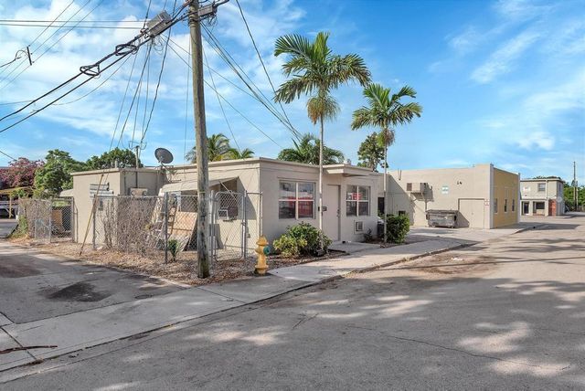 813 9th Avenue N B, Lake Worth Beach, FL 33460