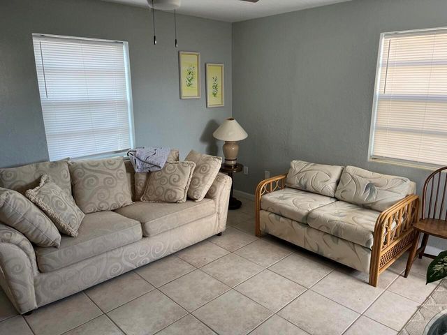 813 9th Avenue N B, Lake Worth Beach, FL 33460