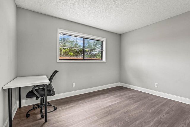 6900 SW 39th Street 101j, Davie, FL 33314