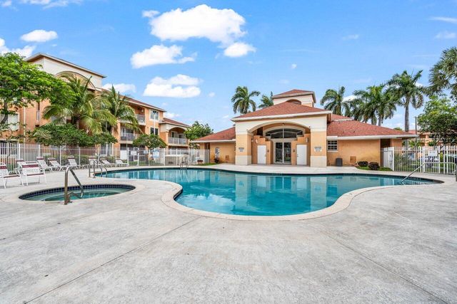 6900 SW 39th Street 101j, Davie, FL 33314